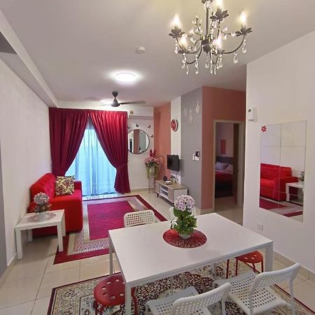 E. R Homestay 3R2B Nearby Klia Sepang Extérieur photo