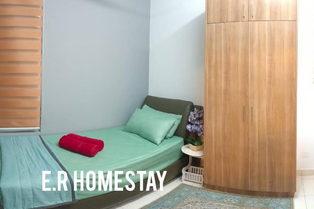 E. R Homestay 3R2B Nearby Klia Sepang Extérieur photo