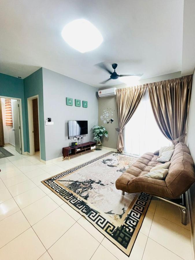 E. R Homestay 3R2B Nearby Klia Sepang Extérieur photo